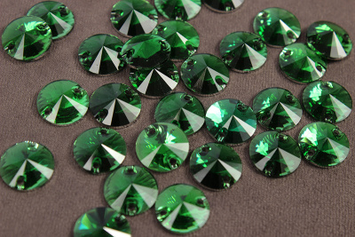 Стразы пришивные 10мм Круглые Зеленый - изображение