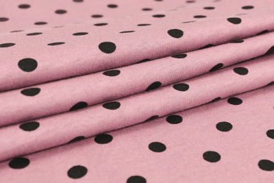 Кулирная гладь Черный горох на розовом - изображение