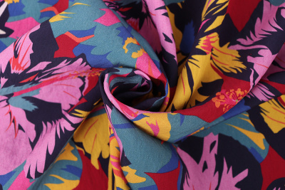 Вискоза набивная 30243 Цветы на т.синем - изображение