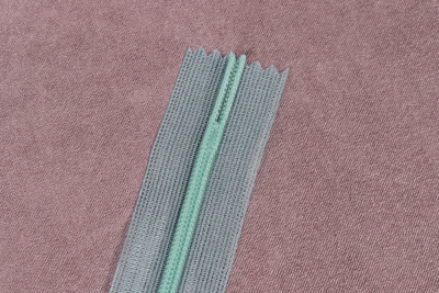 Молния потайная 20см на сетке Бледно бирюзовый 243 - изображение