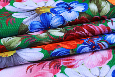 Габардин набивной Цветы на зеленом - изображение