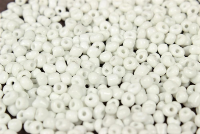 Бисер 6/0 непрозрачный Белый - изображение