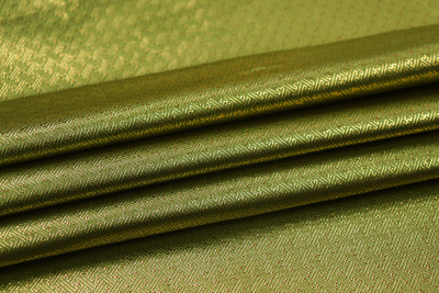 Парча монгольская греческий рисунок Золото на зеленом - изображение