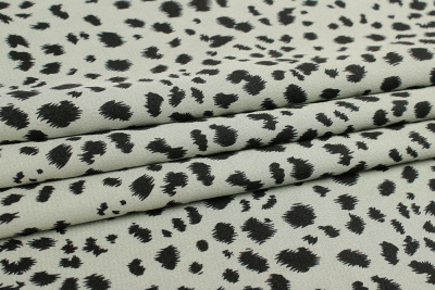 Атлас-стрейч Звериный принт Черный/серо-зеленый - изображение