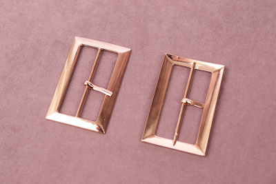 Пряжка металическая 25*50мм с язычком Золотой - изображение