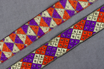 Тесьма жаккардовая 25мм СТ08 Золото/Оранжевый/Фиолетовый - изображение