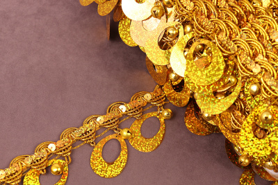 Тесьма 15мм металлизированная с бубенчиками/пайетками Золото - изображение