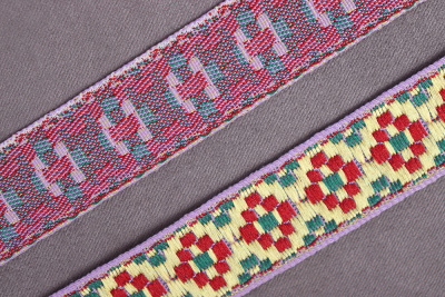 Лента 18мм жаккардовая 9429 Сиреневый/Желтый/Красный - изображение