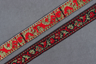 Лента 23мм жаккардовая 9042 Цветы Чёрный/красный/золото - изображение