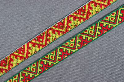 Лента 17мм жаккардовая 9828 Зеленый/Красный/Желтый - изображение