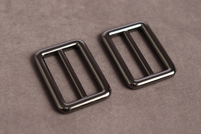 Пряжка металлическая Рамка с перекладиной 32мм Т.Никель - изображение