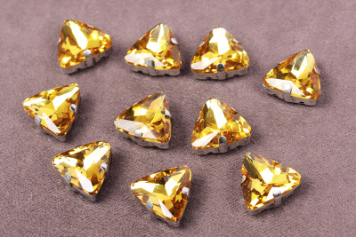 Стразы пришивные 12мм в оправе Треугольник Золото - изображение