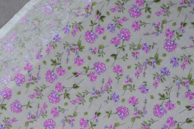 Бязь-универсал П13-150 ИВ Сиреневые цветы на сером - изображение