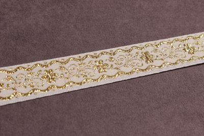 Лента 23мм жаккардовая 9016 Золотые цветы на белом - изображение