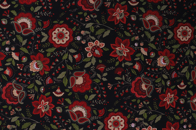 Габардин набивной Бордовые цветы на черном - изображение