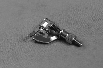 Лапка для потайной строчки(потайного шва) с металлическим ограничителем - изображение