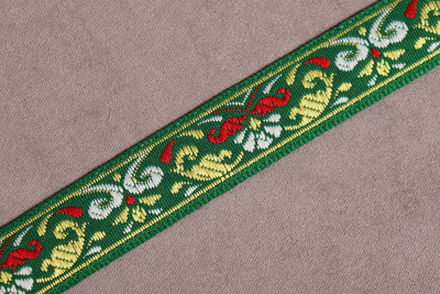 Лента 15мм жаккардовая 9119 Цветы Зеленый/красный/золото - изображение