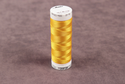 Нить для вышивания POLY SHEEN Mettler 100% полиэстер-трилобаль 200м. 0702 - изображение