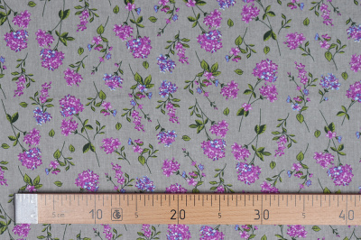 Бязь-универсал П13-150 ИВ Сиреневые цветы на сером - изображение