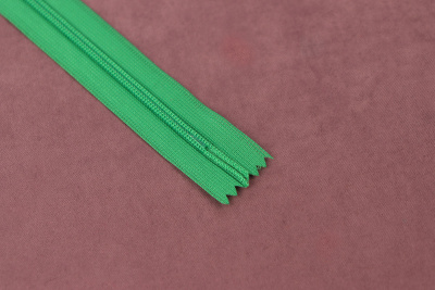 Молния потайная 50см нейлон KBB  Зеленый 243 - изображение