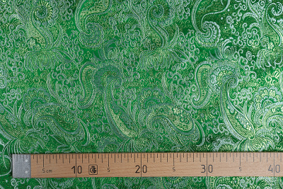 Парча-жаккард огурцы Золото на зеленом - изображение