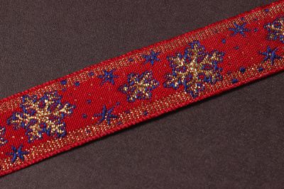 Лента 21мм жаккардовая 8887в Снежинка Красный/зеленый/синий с метанитом - изображение