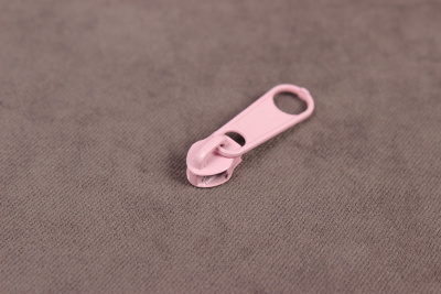 Бегунок для спиральной молнии Т3 Св.розовый - изображение