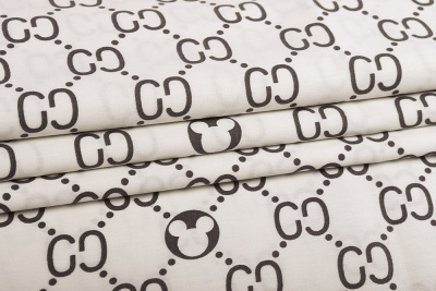 Сатин набивной твил Гуччи молочный - изображение