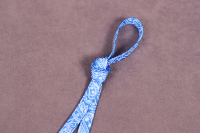 Шнурок 1*135см огурцы Белый/голубой - изображение