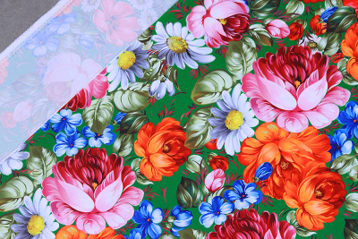 Габардин набивной Цветы на зеленом - изображение