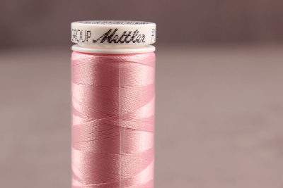 Нить для вышивания POLY SHEEN Mettler 100% полиэстер-трилобаль 200м. 2250 - изображение