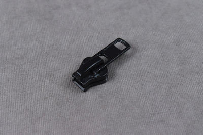 Бегунок для тракторной молнии Т8 Черный - изображение