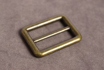 Пряжка металлическая Рамка с перекладиной 32мм Антик - изображение