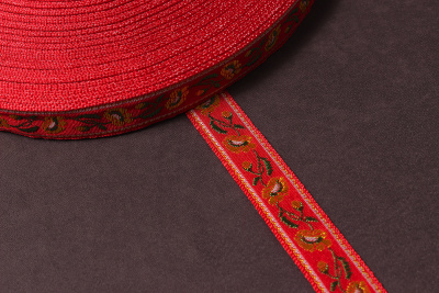 Лента 17мм жаккардовая 9180 Цветы Красный/желтый/зелёный - изображение