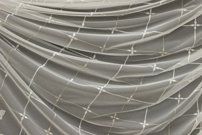 Сетка молочная вышивка со стразами - изображение